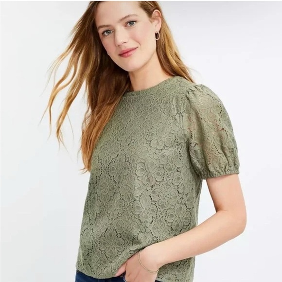 LOFT Tops - Loft Lace Medallion Top